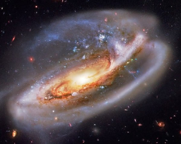 科学家通过alma阵列发现位于鲸鱼座方向上的15个亮度极暗星系