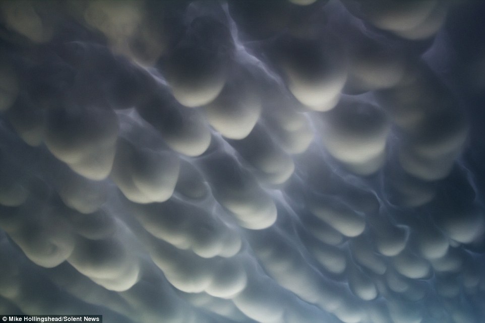 籩׷ڲ˹׳ۡ鷿ơMammatus cloud