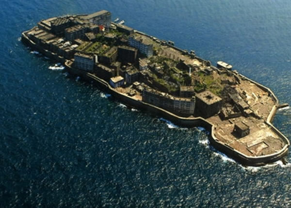 建议将包含俗称"军舰岛"在内的"明治日本的工业革命遗产",登记为世界
