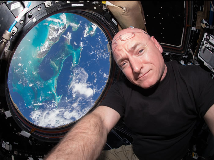 Ա˹•(Scott Kelly)̫յĶʱﵽ216