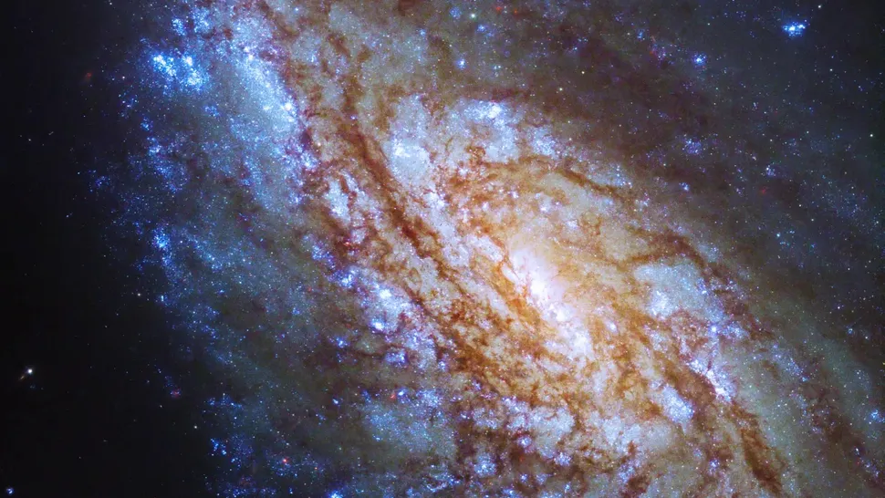 ŹԶϵNGC 4654ͼڽʾε